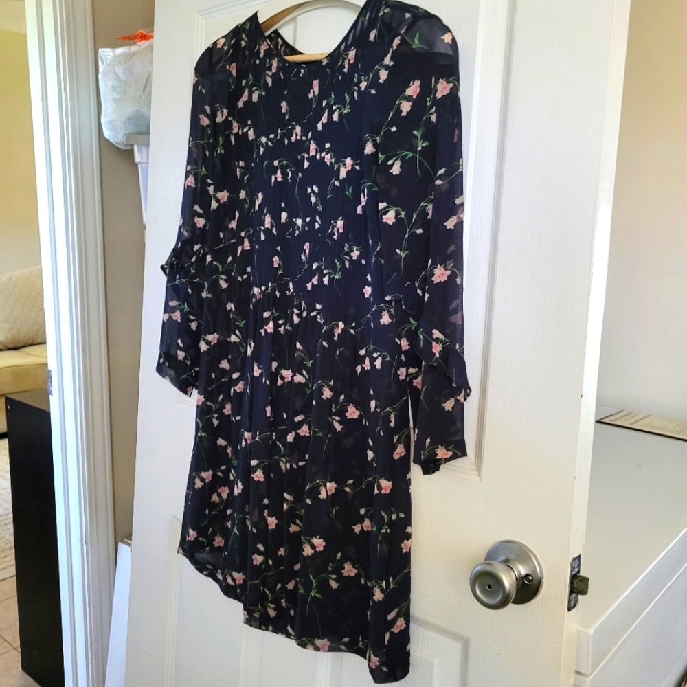 Club Monaco Floral dress in Size 0